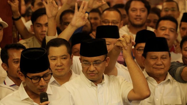 Pertemuan digelar di rumah Prabowo secara tertutup. Belum diketahui materi pembahasan dalam pertemuan ini.