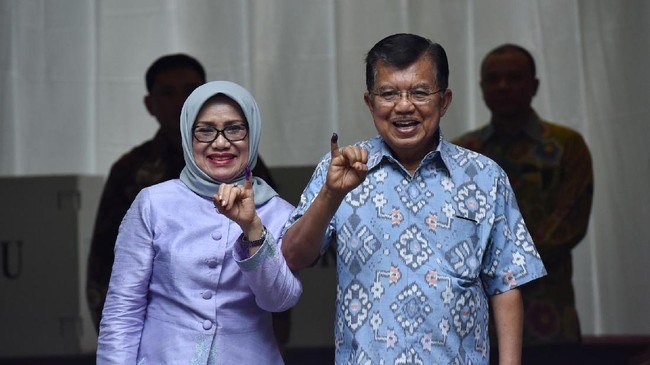 Jusuf Kalla mendorong Anies Baswedan maju di Pemilihan Kepala Daerah DKI Jakarta 2017 karena alasan kedekatan Anies dengan Presiden Jokowi.