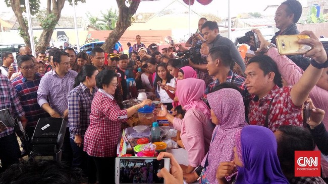 Perolehan suara Ahok-Djarot bahkan turun dibanding saat putaran pertama ketika mereka mengantongi 254 suara di TPS Megawati.