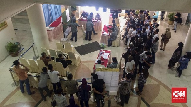 Saksi dari pasangan Ahok-Djarot yang sudah ditempatkan di TPS akan langsung mengirim hasil rekapitulasi C1 kepada tim untuk menghitung suara riil dari pemilih.