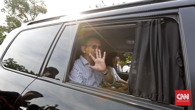 Pasangan Ahok-Djarot kalah di tiga TPS yang ada dengan perbedaan suara cukup mencolok. Anies-Sandi menegaskan keunggulan mereka di putaran pertama.