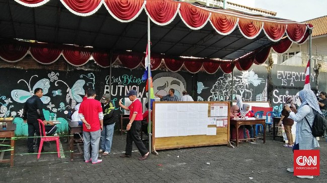 Pasangan Ahok-Djarot memperoleh 286 suara. Sementara pasangan nomor urut tiga Anies Baswedan-Sandiaga Uno mengumpulkan 250 suara.