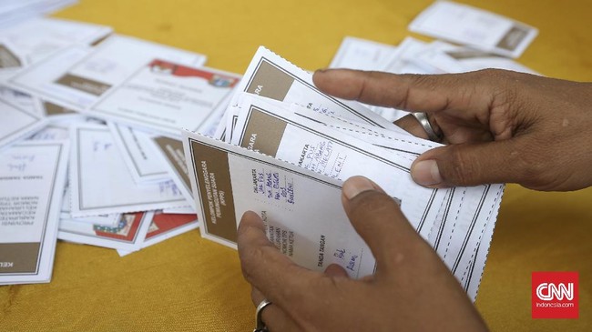 CNNIndonesia.com telah merangkum dinamika terbaru jelang pilkada di beberapa provinsi di Pulau Jawa dan Sumatra sepekan ini.