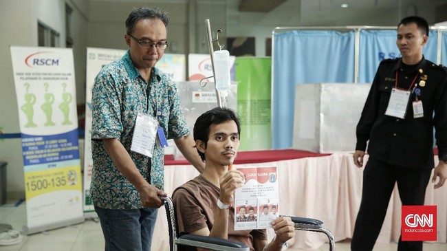 Sebanyak 173 dari 227 pemilih di Rumah Sakit Cipto Mangunkusumo mencoblos Anies-Sandi. Sementara 52 pemilih memilih pasangan Ahok-Djarot.