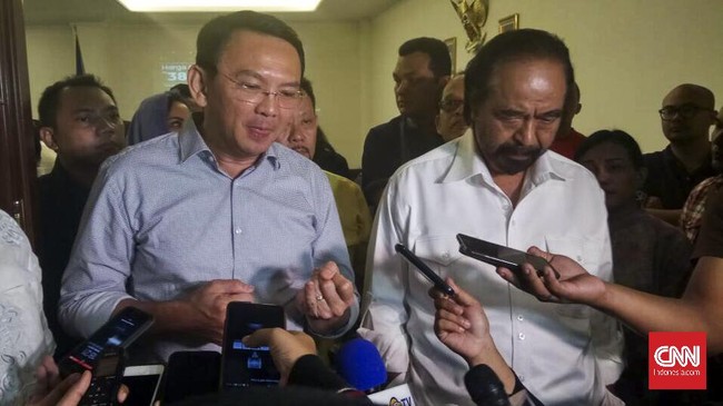 Usai mengakui keunggulan Anies-Sandi, Ahok menemui Ketum NasDem Surya Paloh. Sementara Djarot menemui Ketua Umum PDI Perjuangan Megawati Soekarnoputri.