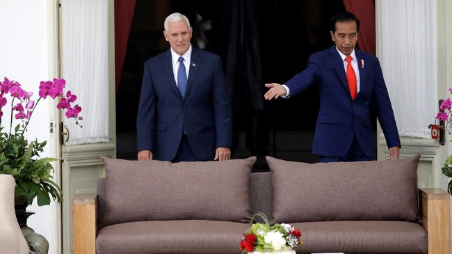 Selama berkunjung ke Indonesia, Mike Pence akan membahas masalah kerja sama AS dengan Indonesia, termasuk di bidang ekonomi.