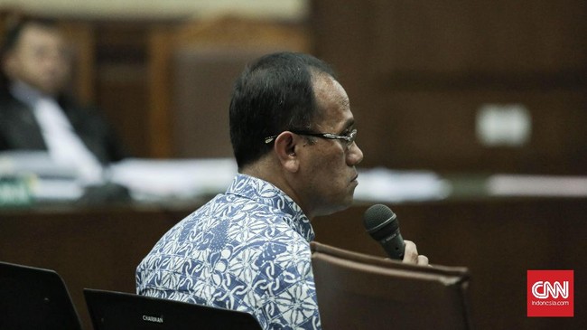 Salah satu saksi mengklaim uang dari Sugiharto, terdakwa e-KTP, yang dirinya serahkan kepada auditor BPKP itu hanya uang 'transportasi'.