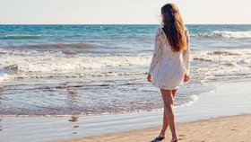Di Negara Ini, Wanita 25 Tahun Belum Nikah Bakal Disiram Kayumanis