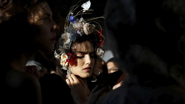 Keanggunan Bunga Sakura dalam Rancangan Khusus Christian Dior