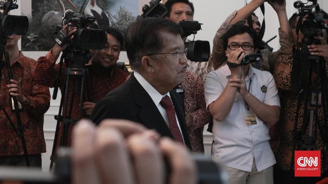 Demi menghindari Deadlock dalam pembahasan RUU Penyelenggaraan Pemilu, Wakil Presiden Jusuf Kalla Menyarankan agar angka presidential threshold tetap 20 persen.