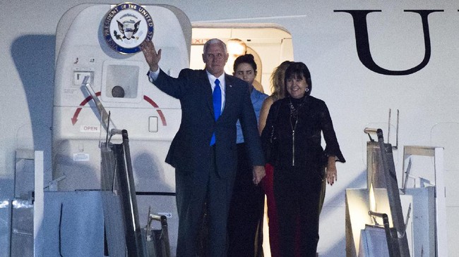 Wakil Presiden Amerika Serikat Mike Pence akan menyambangi Istiqlal dan mengadakan dialog dengan para pemuka agama, hari ini, Kamis (20/4).