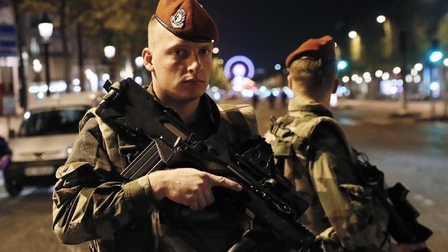 Pelaku penembakan di Champs Elysees ternyata sudah lama menjadi target penyelidikan anti-teror karena memiliki rekam jejak upaya pembunuhan aparat.