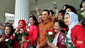 Mawar Hari Kartini untuk Ahok
