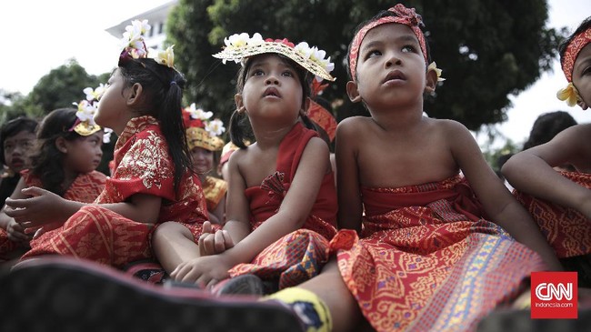 Data siswa 2023 hanya 6 persen anak sekolah punya nama bali ketut. Program KB dua anak cukup ditengarai jadi penyebab.