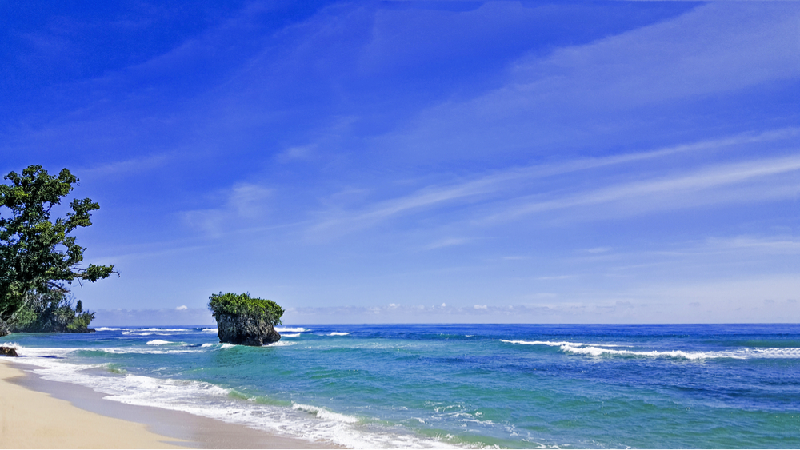 Bagi Anda yang sedang mencari destinasi wisata di tahun ini, Pulau Morotai di Maluku Utara bisa jadi pilihan yang tepat.