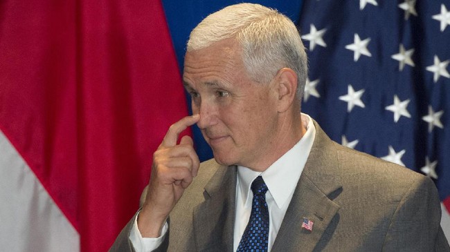 Penasihat Wakil Presiden Amerika Serikat Mike Pence, Jon Lerner, hanya sempat dua hari menjabat karena Presiden Donald Trump memprotes pengangkatannya.