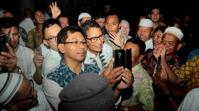 Pemprov DKI Jakarta akan melakukan penggusuran kembali di bantaran Sungai Ciliwung. Setidaknya tiga kawasan bakal digusur bulan ini.