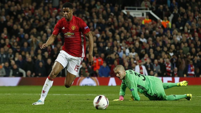 Sebelumnya, Marcus Rashford tak pernah mencetak gol untuk MU di Liga Europa sejak September lalu. Dini hari WIB tadi, golnya telah jadi penentu ke semifinal.