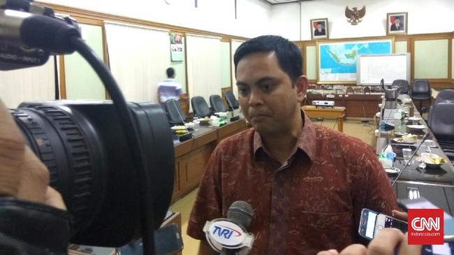 KPU tengah mempertimbangkan membuat peraturan untuk mengeliminasi caleg yang terjerat kasus hukum di tengah rangkaian Pemilu 2019.