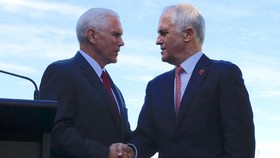Pence Pastikan AS Tetap Terima 1.250 Pengungsi dari Australia