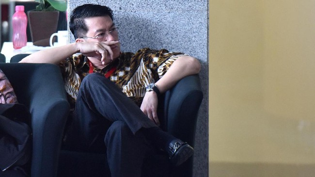 Dedi Priyono dan Vidi Gunawan sudah dicegah ke luar negeri sejak 5 Juli hingga enam bulan ke depan. Mereka dicegah untuk pengusutan kasus korupsi e-KTP.