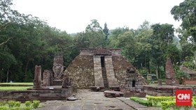 Kisah Uji Keperawanan di 'Candi Pasutri' Karanganyar