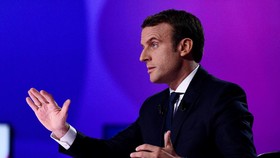 Saling Serang, Macron Ungguli Le Pen dalam Debat Final
