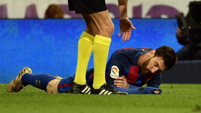 Lionel Messi untuk kali kedua dalam lima hari terakhir berdarah saat menjalani pertandingan. Kali ini darah Messi membuahkan hasil positif untuk Barcelona.