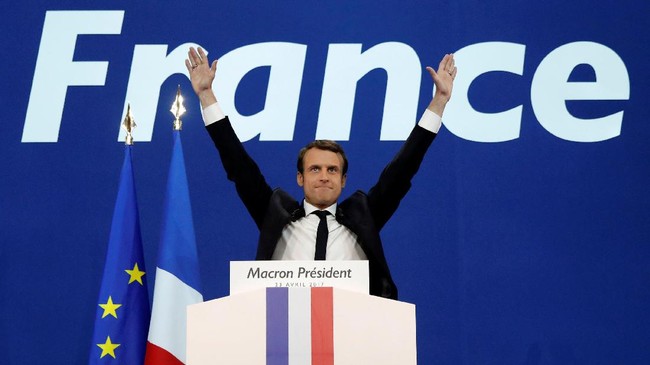 Kandidat moderat presiden Perancis Emmanuel Macron semakin unggul dalam survei di hari terakhir kampanye melawan politikus ekstrem kanan Marine Le Pen.