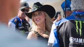 FOTO: Pesona Gadis Payung di MotoGP AS