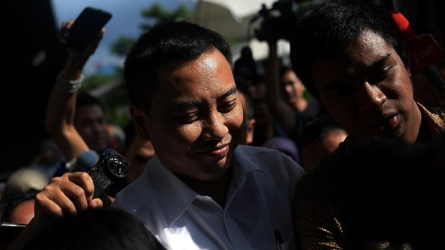Fayakhun Andriadi, politikus Golkar, mengaku berhubungan dengan pemain proyek di Bakamla karena dikenalkan oleh seniornya, TB Hasanuddin.
