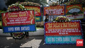 Bunga dan Mereka yang 'Setia' untuk Ahok