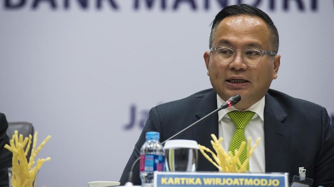 Bank-bank pelat merah segera menggunting bunga deposito, menyusul turunnya suku bunga acuan Bank Indonesia (BI) 7 Days Reverse Repo Rate (BI-7DRRR).