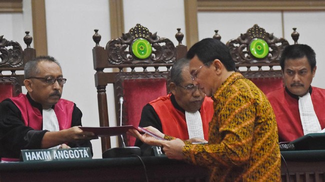 Mahkamah Agung bersedia bertemu dengan perwakilan massa, namun diminta tak menyampaikan tuntutan kepada majelis hakim yang menangani kasus Ahok.