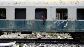 Mereka yang Mengadu Nasib di Antara Gerbong Kereta