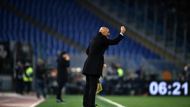 Manajemen klub AS Roma berharap Luciano Spalleti tetap bertahan di AS Roma terlepas dari spekulasi yang menyebutkannya bakal hengkang akhir musim nanti.