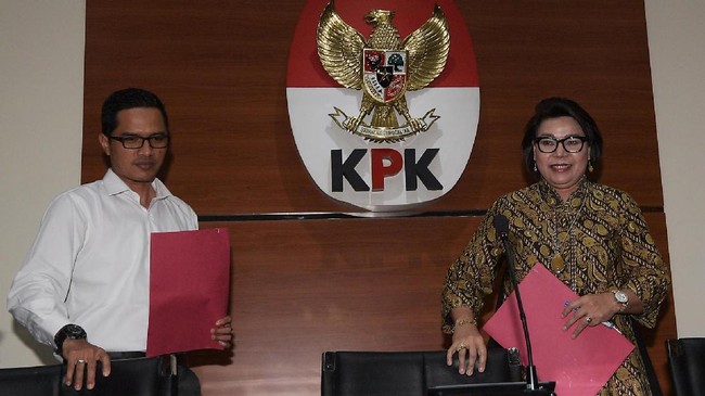 KPK menetapkan tersangka terhadap Direktur Utama PT Diratama Jaya Mandiri, Irfan Kurnia Saleh (IKS) dalam kasus hel Augusta Westland (AW)-101.