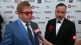 Elton John Ingin Lanjutkan Konser Usai Sembuh dari Infeksi