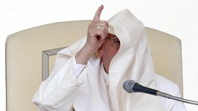 Skandal Pelecehan Seksual, Paus Fransiskus Didesak Mundur