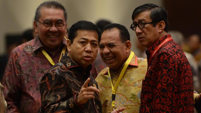 Hotma mengaku pernah bertemu Setya untuk membahas permasalahan proyek e-KTP di Hotel Grand Hyatt, Jakarta. Namun ia lupa kapan pertemuan itu dilakukan. 