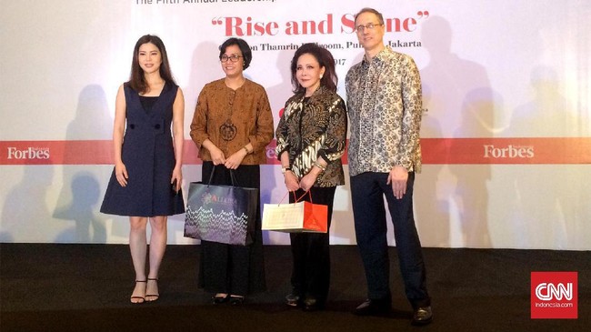 Sebagai pemerintah, Menteri Keuangan Sri Mulyani bertekad akan terus meningkatkan peran perempuan dalam perekonomian.