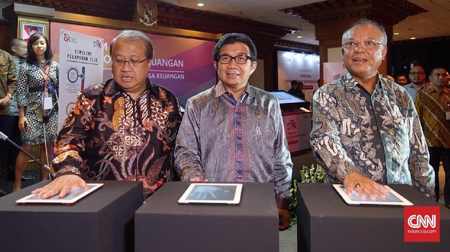 Karena peralihan fungsi pengawasan perbankan dari Bank Indonesia ke OJK, SLIK akan menggantikan BI Checking, sekaligus perluasan Sistem Informasi Debitur.