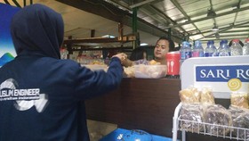 Jajan Tanpa Uang Tunai di Kantin Teknik UI