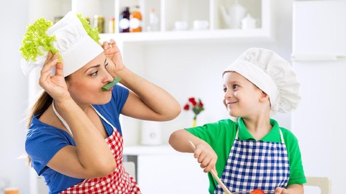 Lakukan 6 Cara Ini Agar Membuat Kue Bersama si Kecil Lebih Menyenangkan! Lakukan 6 Cara Ini Agar Membuat Kue Bersama si Kecil Lebih Menyenangkan!