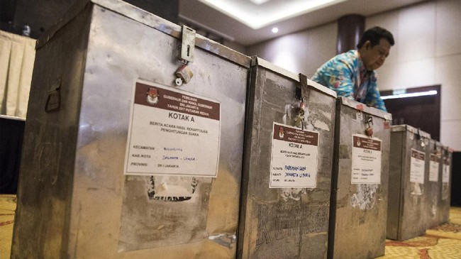 Wasekjen PPP menilai mantan Ketua Pansus UU Pemilu telah salah menafsir UU Pemilu soal masa pendaftaran capres-cawapres yang ditetapkan dalam PKPU.