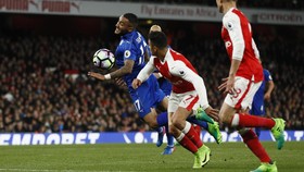 Menang Dramatis, Arsenal Gusur Posisi Everton