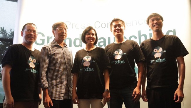 Penjual di online shop yang menggunakan platform media sosial kini bisa berdagang tenang karena ada solusi pembayaran yang terintegrasi.