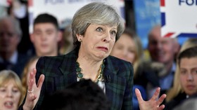 Jelang Pemilu, Theresa May Dipelototi soal Keamanan