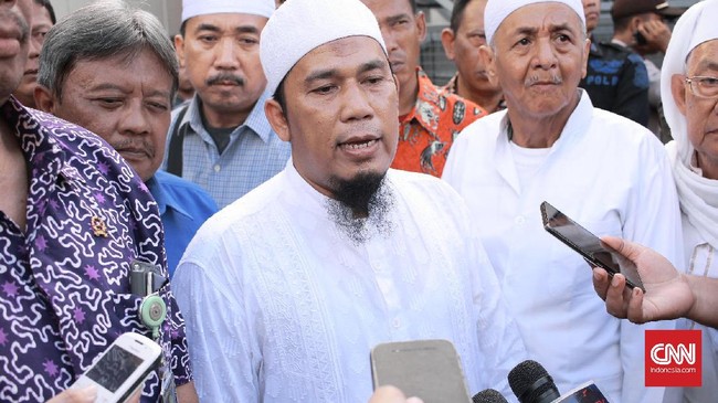 Ketua Panitia Kongres Alumni 212 Bernard Abdul Jabbar mengharapkan Rizieq Shihab hadir dalam reuni Alumni 212.
