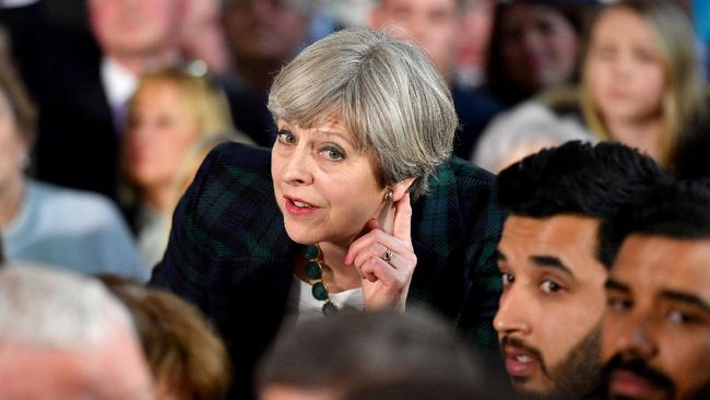 Theresa May Lolos dari Mosi Tidak Percaya Partai Konservatif